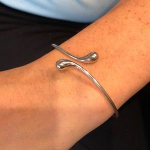 Elsa Peretti Elongated Teardrop Bangle